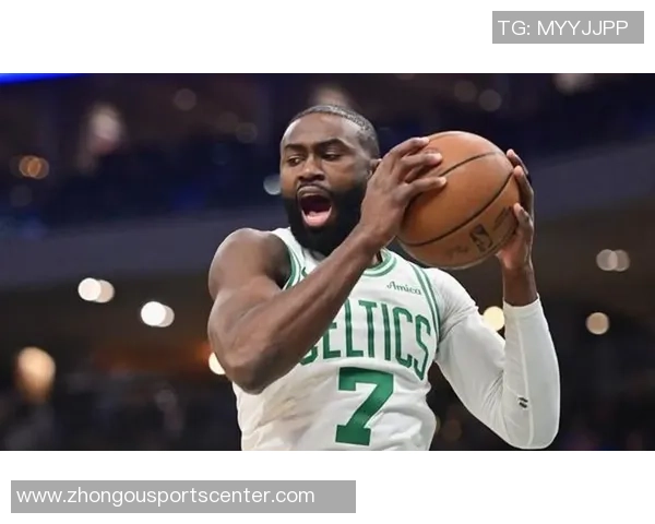 杰伦布朗谈球队阵容变动强调替代球员需要时间适应