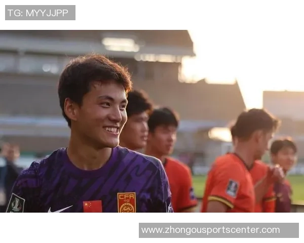 李昊基本确认留在西海岸杨希或将加盟海港队 李昊基本确认留在西海岸杨希或将加盟海港队